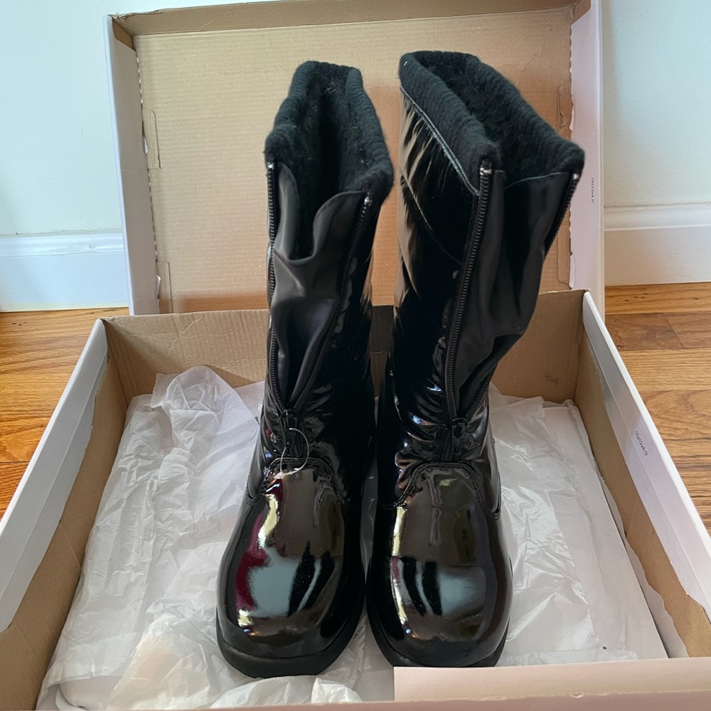 Tundra Black Puffy Boots - Picture 6 of 8
